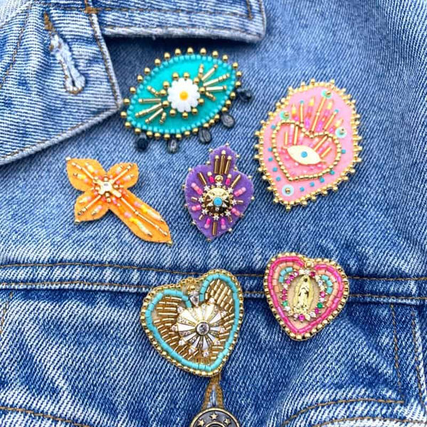 BROCHE COEUR OEIL ROSE